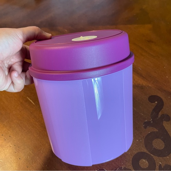 Tupperware Freezer Mates Round Container 2L - Picture 3 of 6